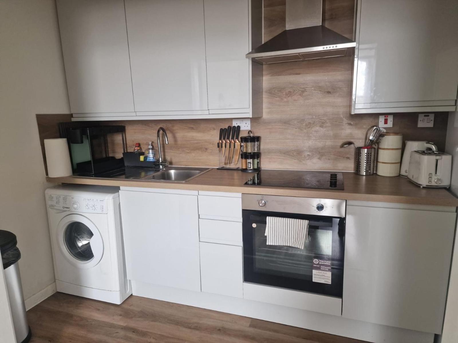2br Earls Court Prime Location London