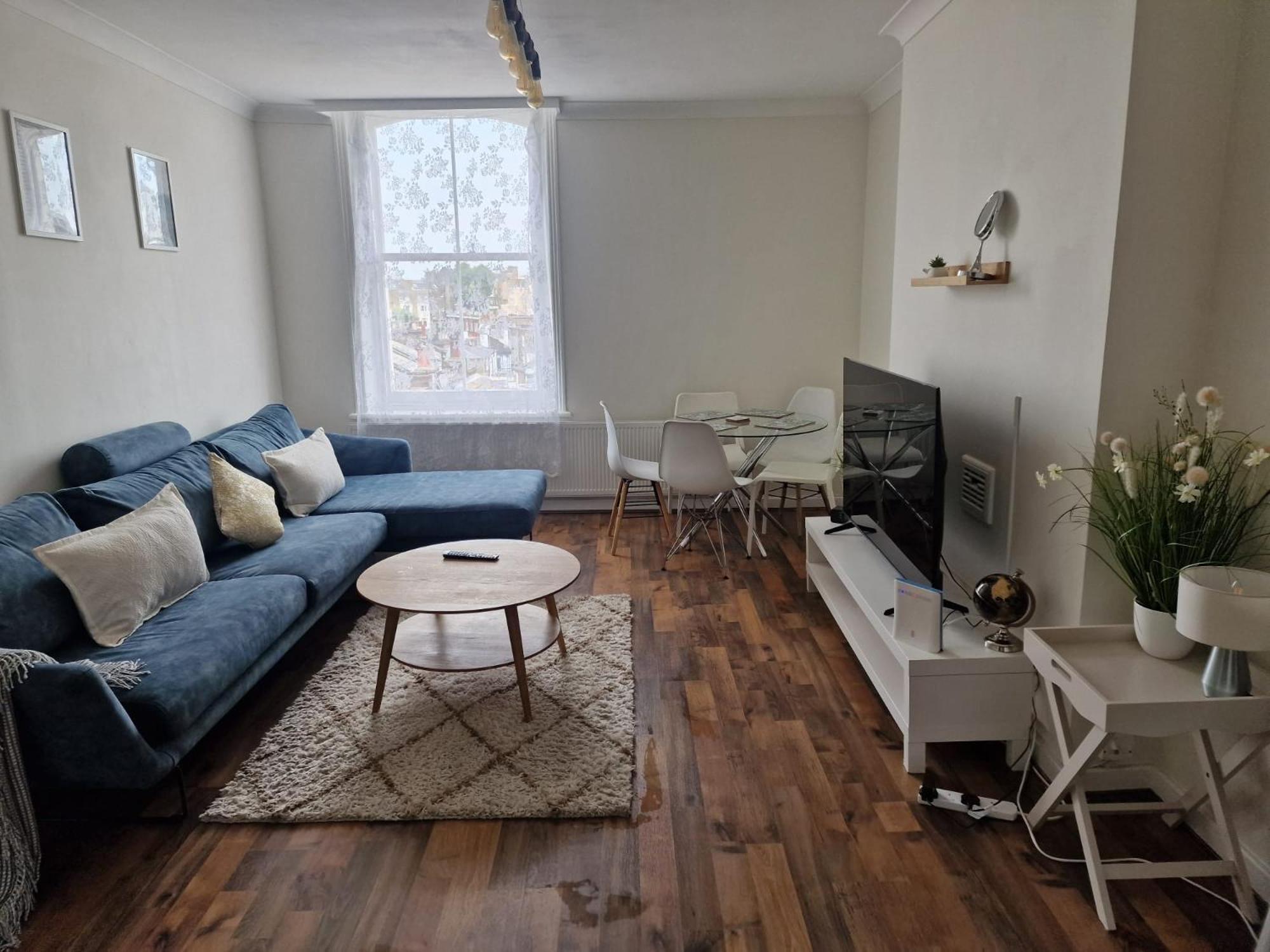 2br Earls Court Prime Location Apartment
