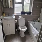 2Br Apartment Earls Court Prime Location