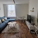 2Br Apartment Earls Court Prime Location