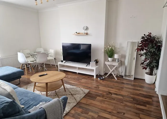 2Br Apartment Earls Court Prime Location